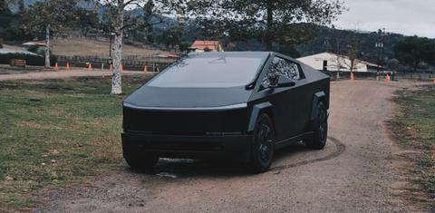 Tesla Cybertruck 2025