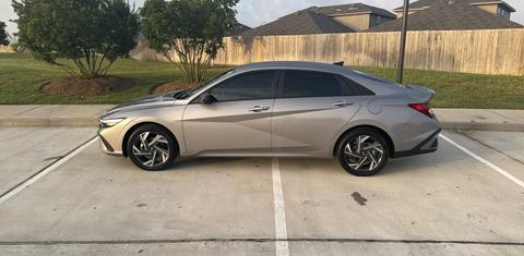 Hyundai Elantra 2025