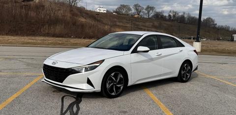 Hyundai Elantra 2023