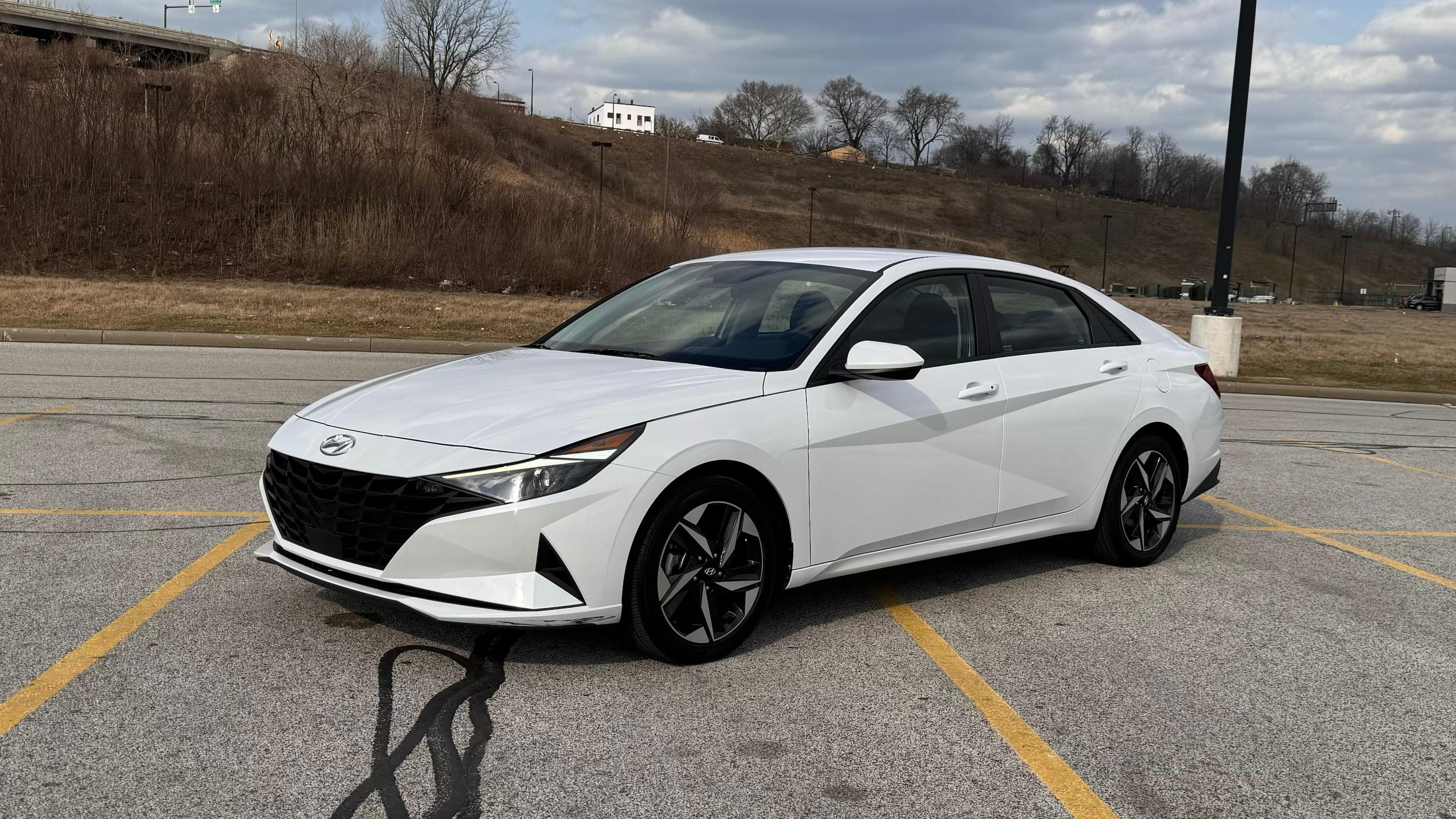 Hyundai Elantra 2023 in Cleveland, OH