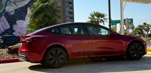 Tesla Model 3 2024