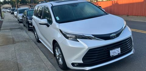 Toyota Sienna 2025