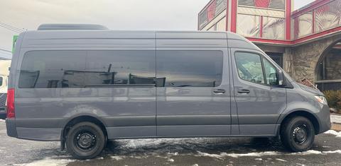 Mercedes-Benz Sprinter 2025