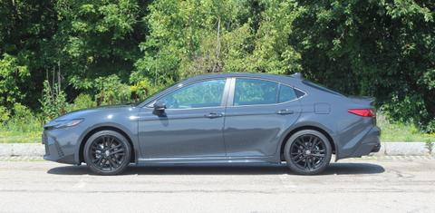 Toyota Camry Hybrid 2025