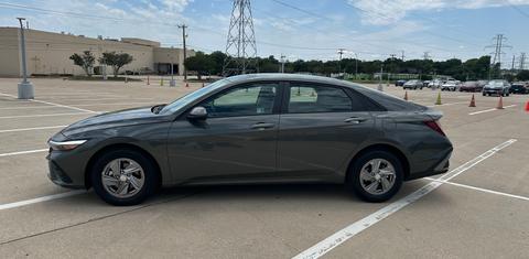Hyundai Elantra 2025