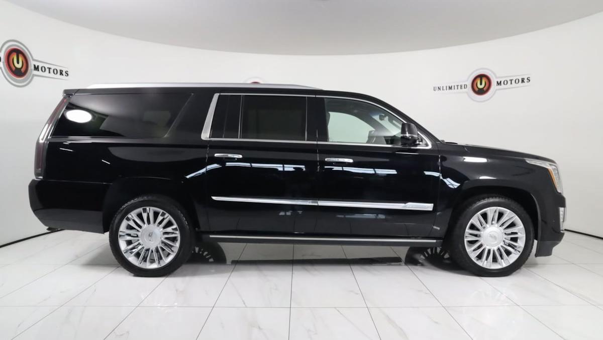 Cadillac Escalade ESV 2017 in 