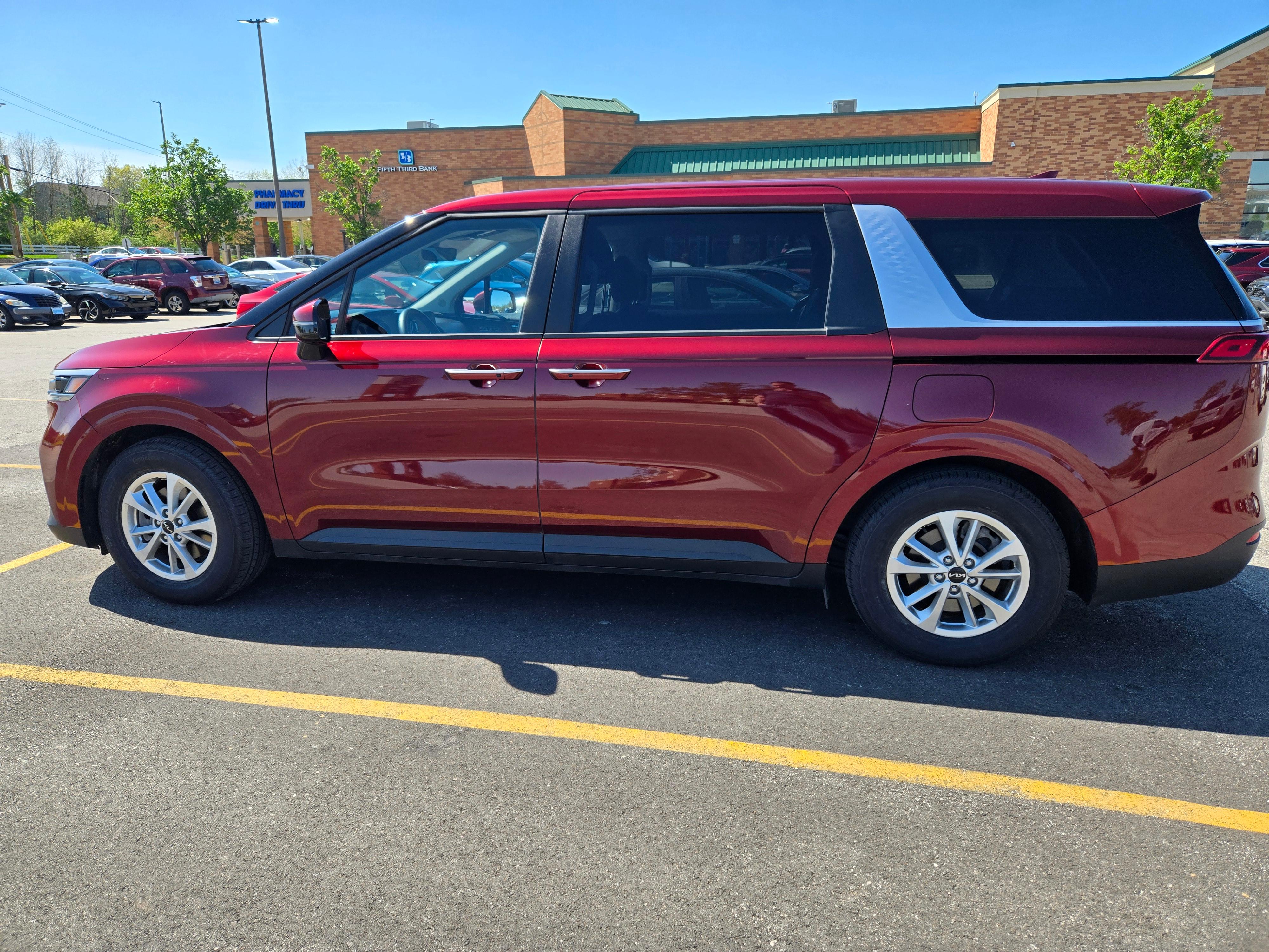 Kia Carnival 2023 in Burlington, KY