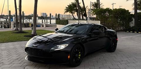 Aston Martin DB11 2019