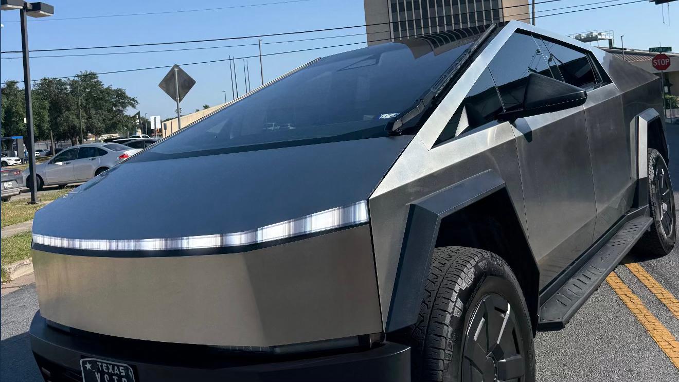 Tesla Cybertruck 2025 in McAllen, TX
