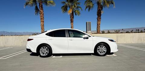 Toyota Camry Hybrid 2026