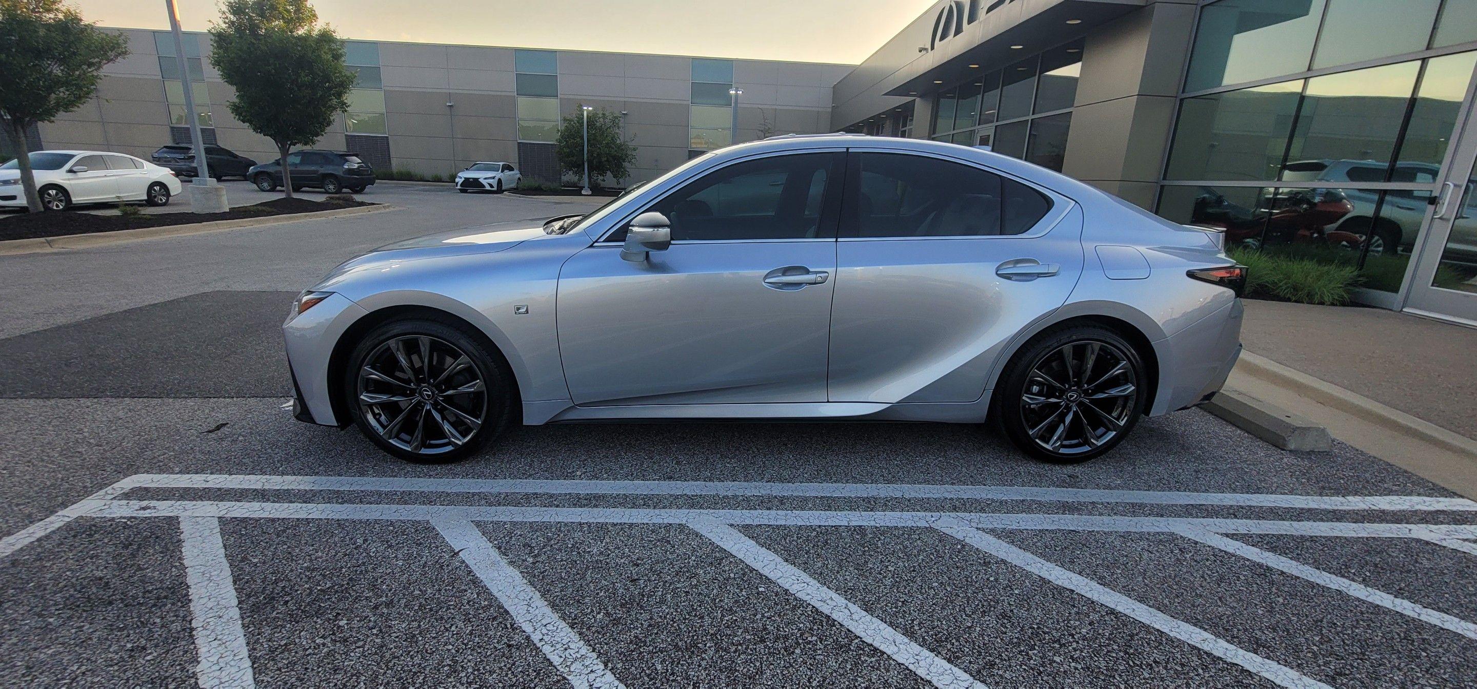Lexus IS 2023 in Independence, MO