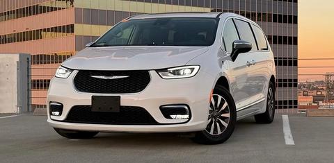 Chrysler Pacifica 2023