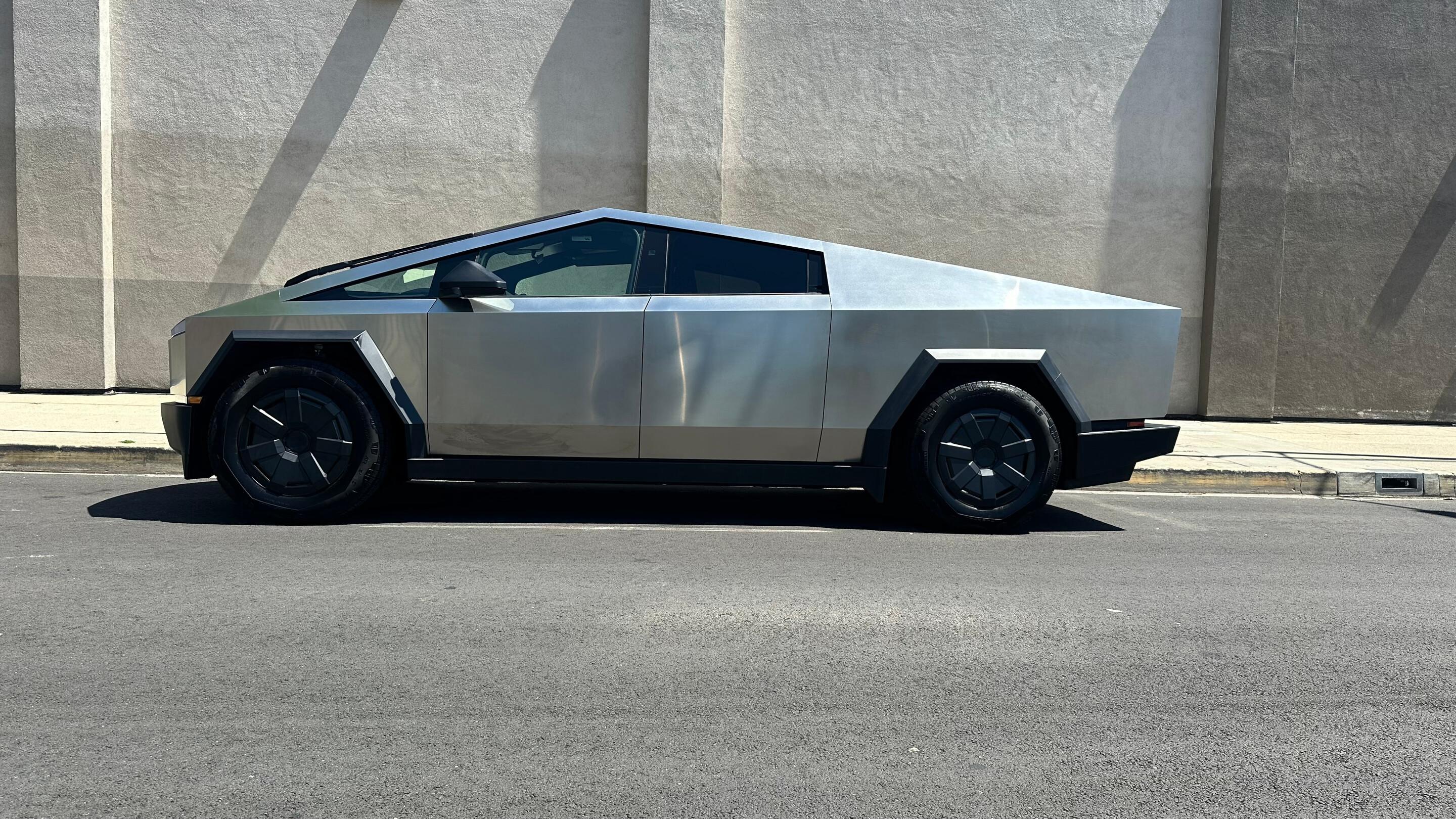 Tesla Cybertruck 2025 in Los Angeles, CA