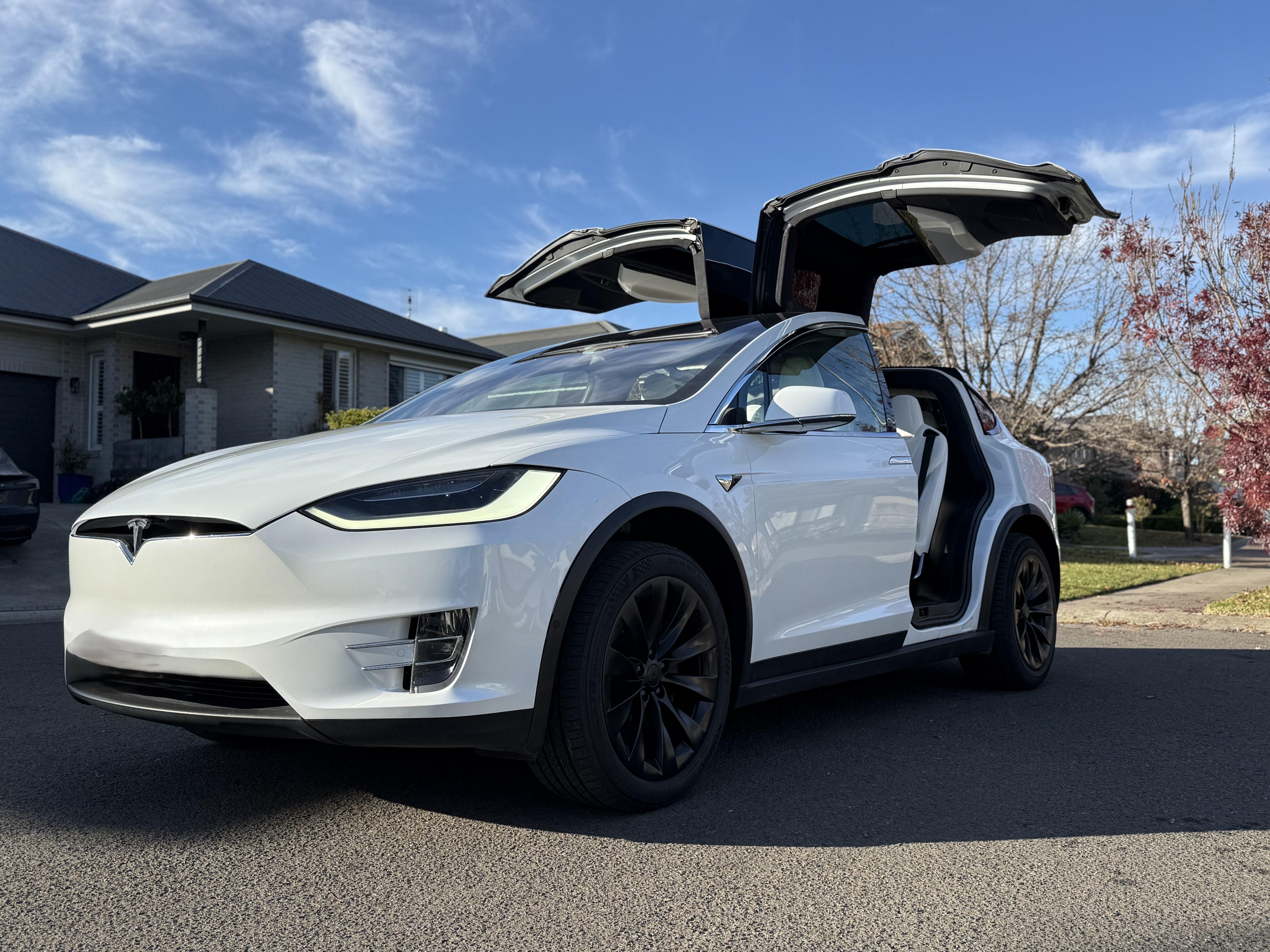 Tesla MODEL X 2020 in Beaumont Hills