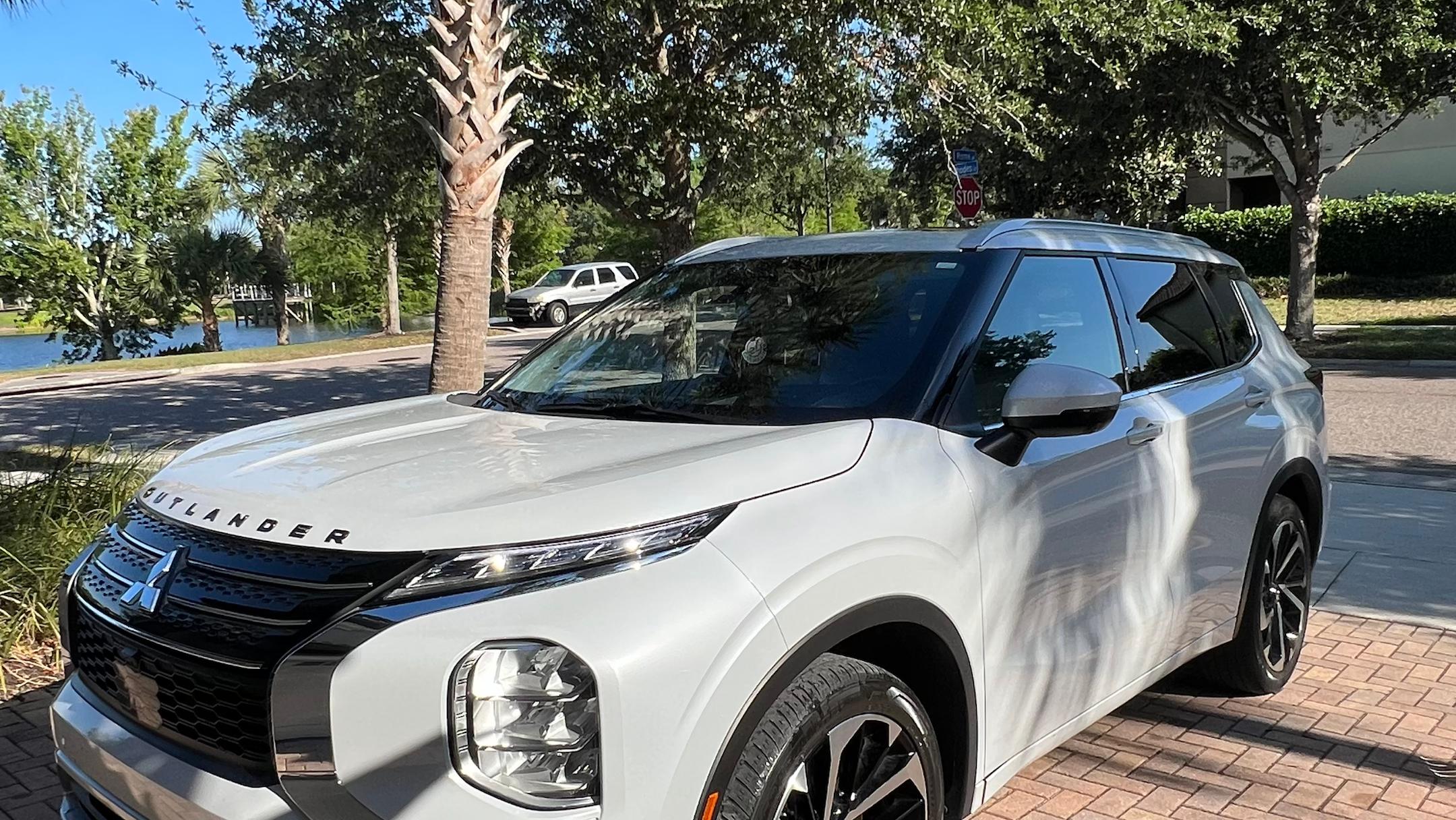 Mitsubishi Outlander 2023 in 