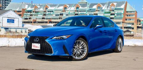 Lexus IS 2023