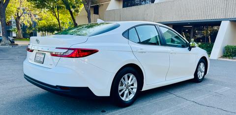 Toyota Camry Hybrid 2025