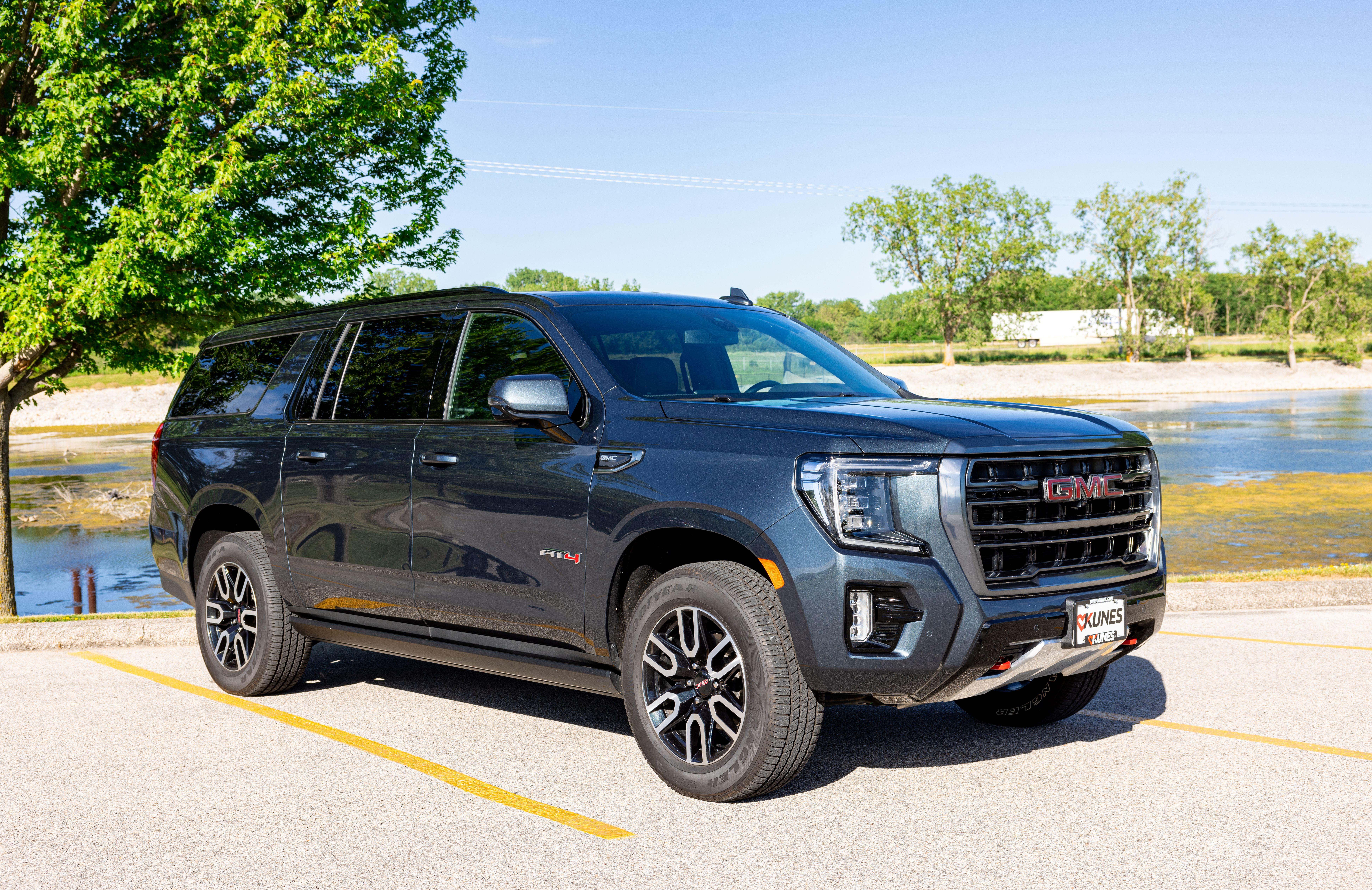 GMC Yukon XL 2021 in Moline, IL