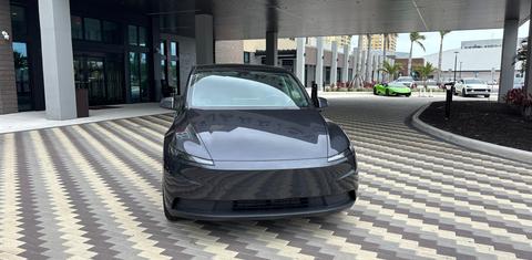 Tesla Model Y 2026