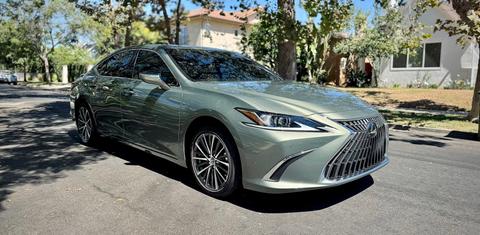 Lexus ES 2025