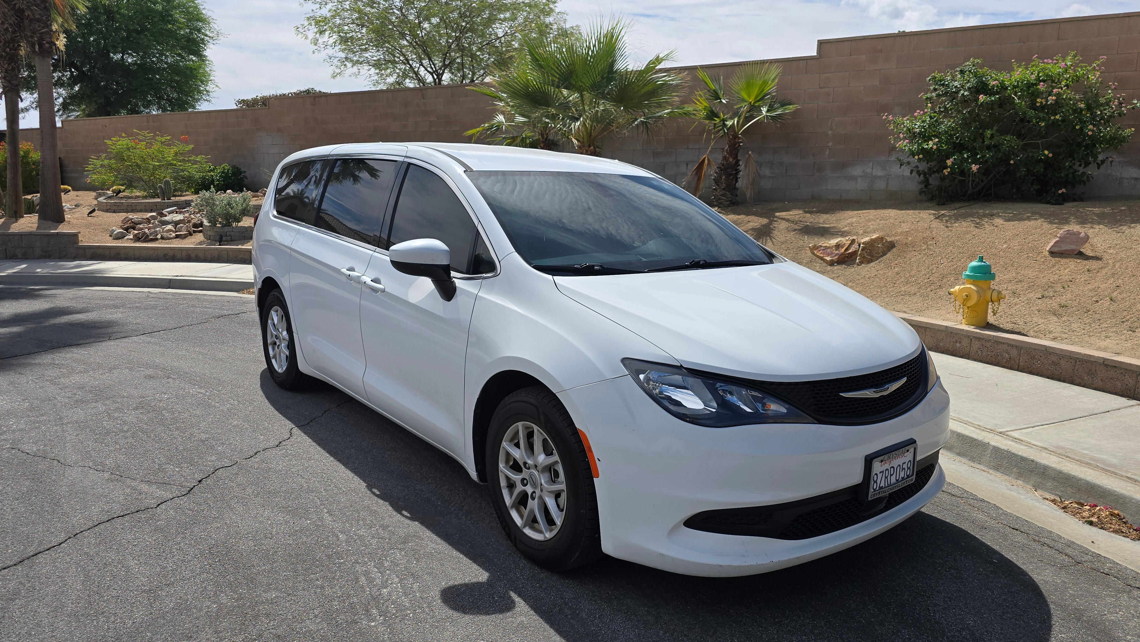 Chrysler Voyager 2022 in La Quinta, CA