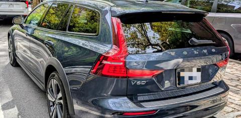 Volvo V60 Cross Country 2023