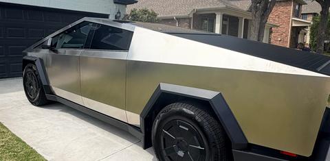 Tesla Cybertruck 2026