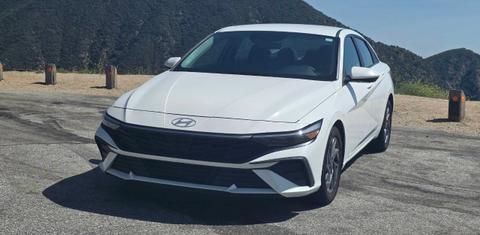 Hyundai Elantra 2024