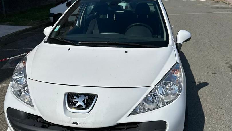 Peugeot 208 2017 à Propriano