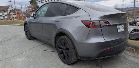Tesla Model Y 2025