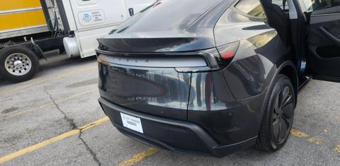 Tesla Model Y 2026