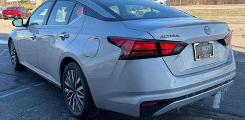 Nissan Altima 2023