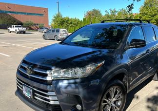 Toyota Highlander car