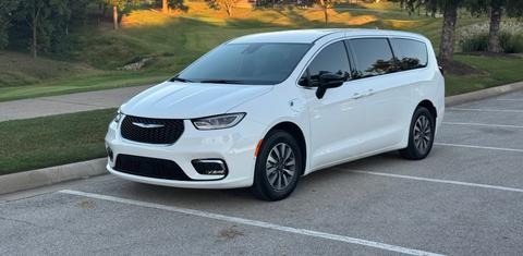Chrysler Pacifica 2025