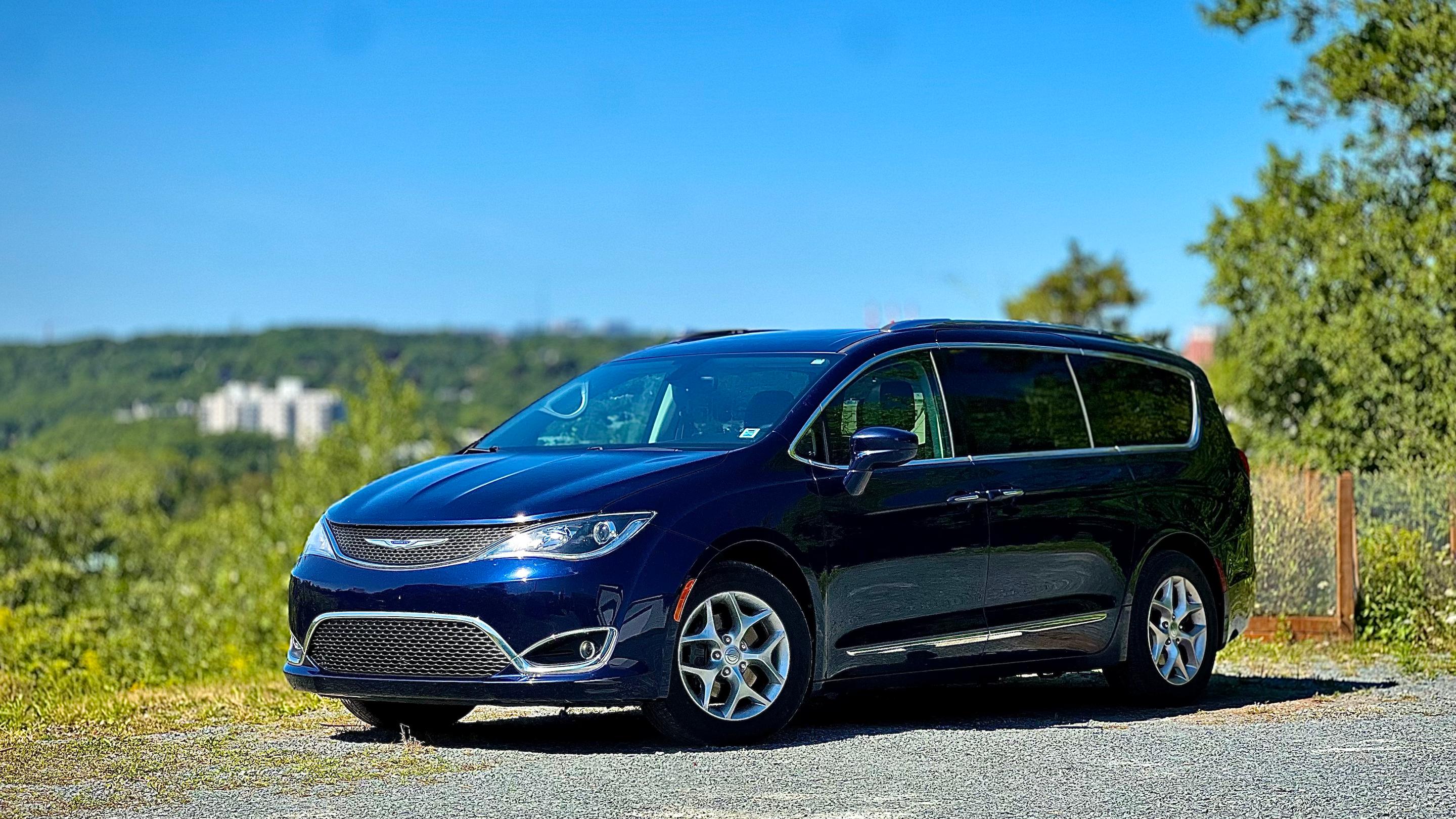 Chrysler Pacifica 2018 in Dartmouth, NS