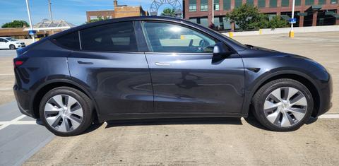 Tesla Model Y 2024