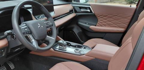 Mitsubishi Outlander 2025