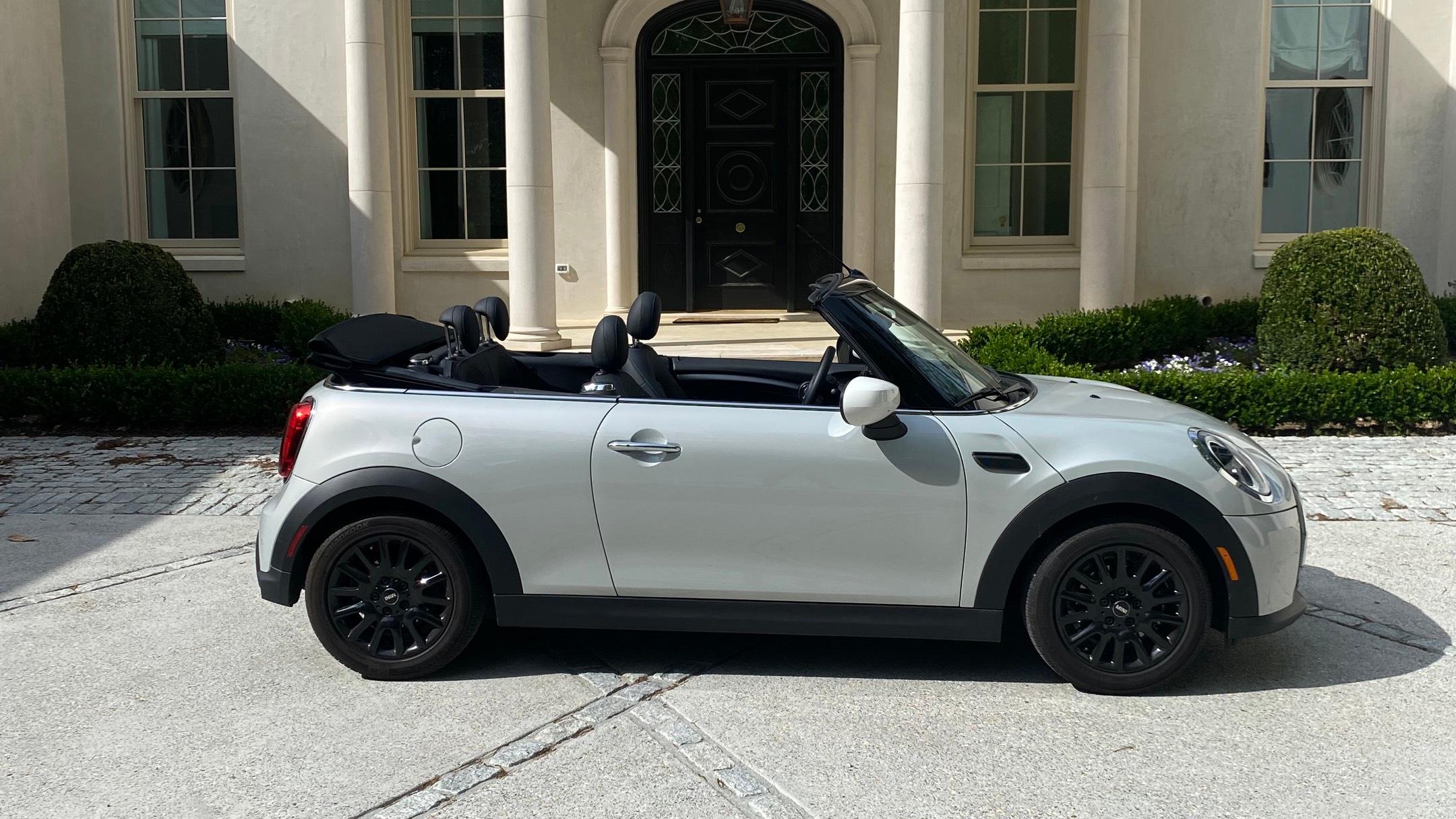 MINI Convertible 2023 in East Point, GA