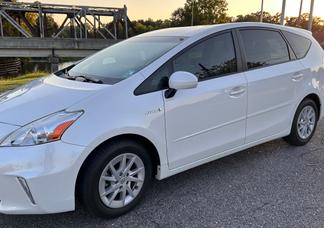 Toyota Prius v car