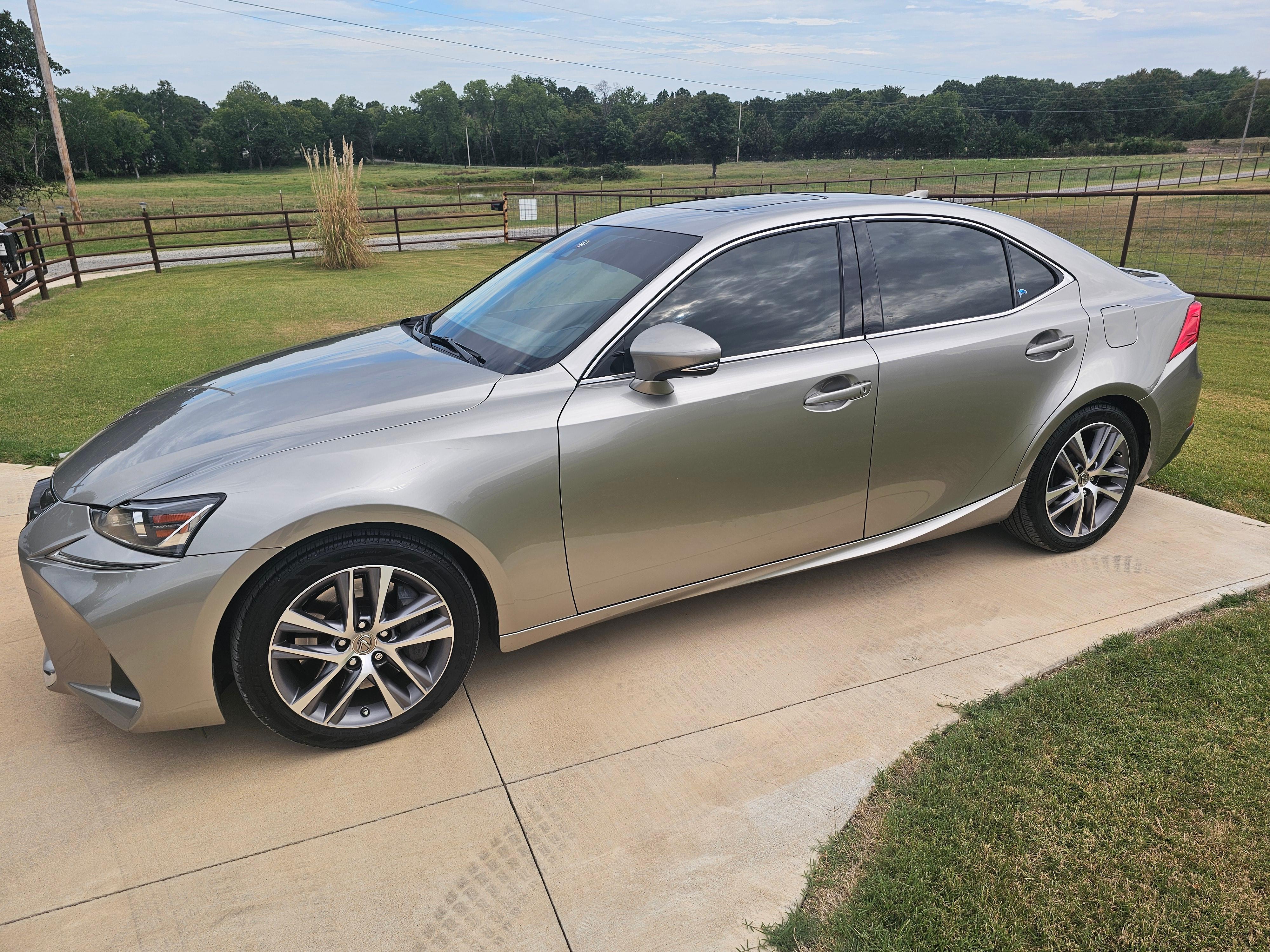 Lexus IS 2019 in Bristow, OK