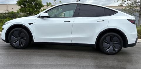 Tesla Model Y 2026