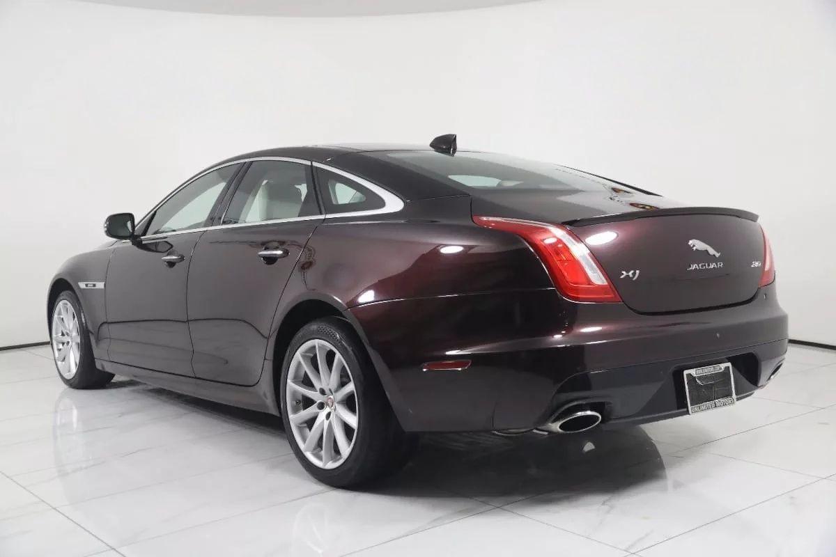 Jaguar XJ 2016 in Indianapolis, IN