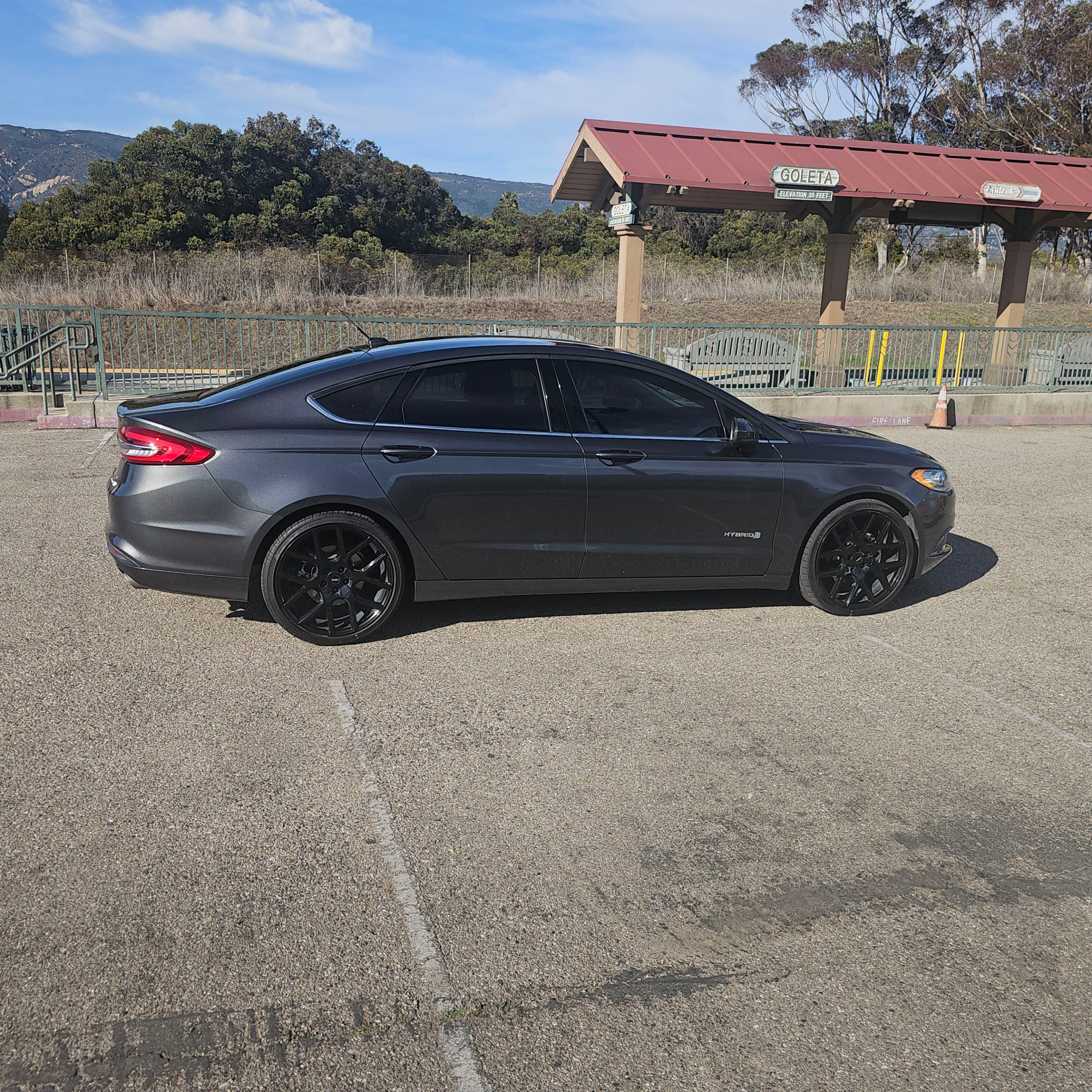 Ford Fusion Hybrid 2017 in 