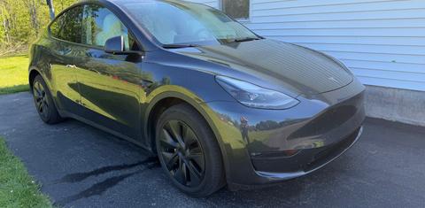 Tesla Model Y 2025