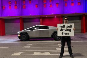 Tesla Cybertruck 2025 in Miami
