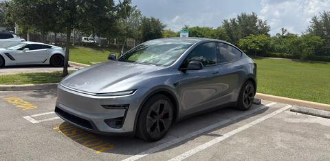 Tesla Model Y 2026