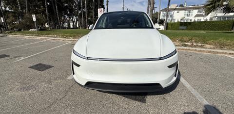 Tesla Model Y 2026