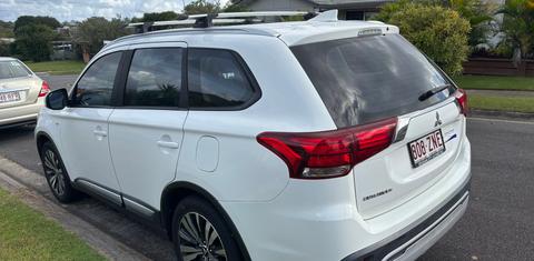 Mitsubishi OUTLANDER 2019