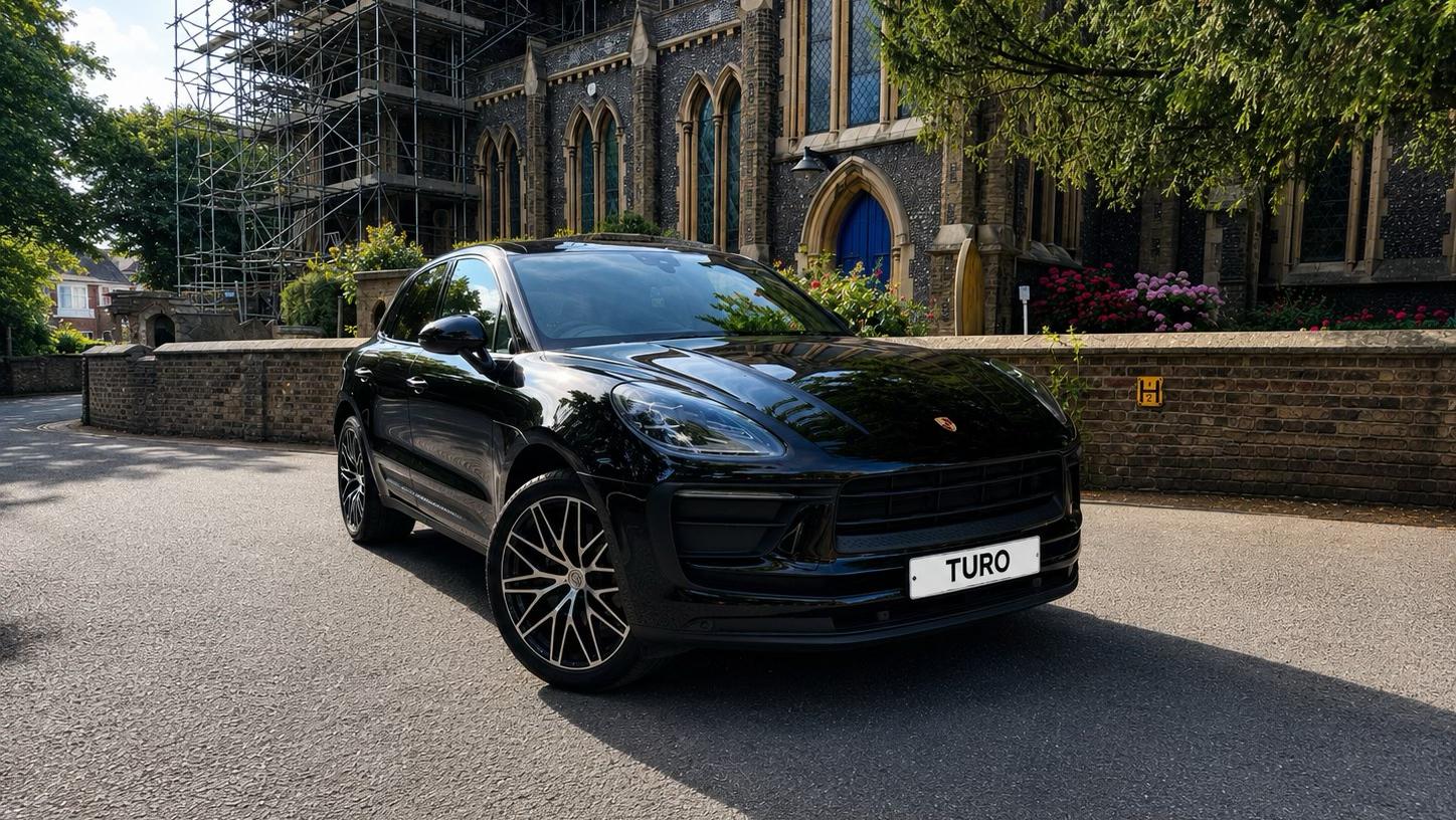 Porsche Macan 2022 in London