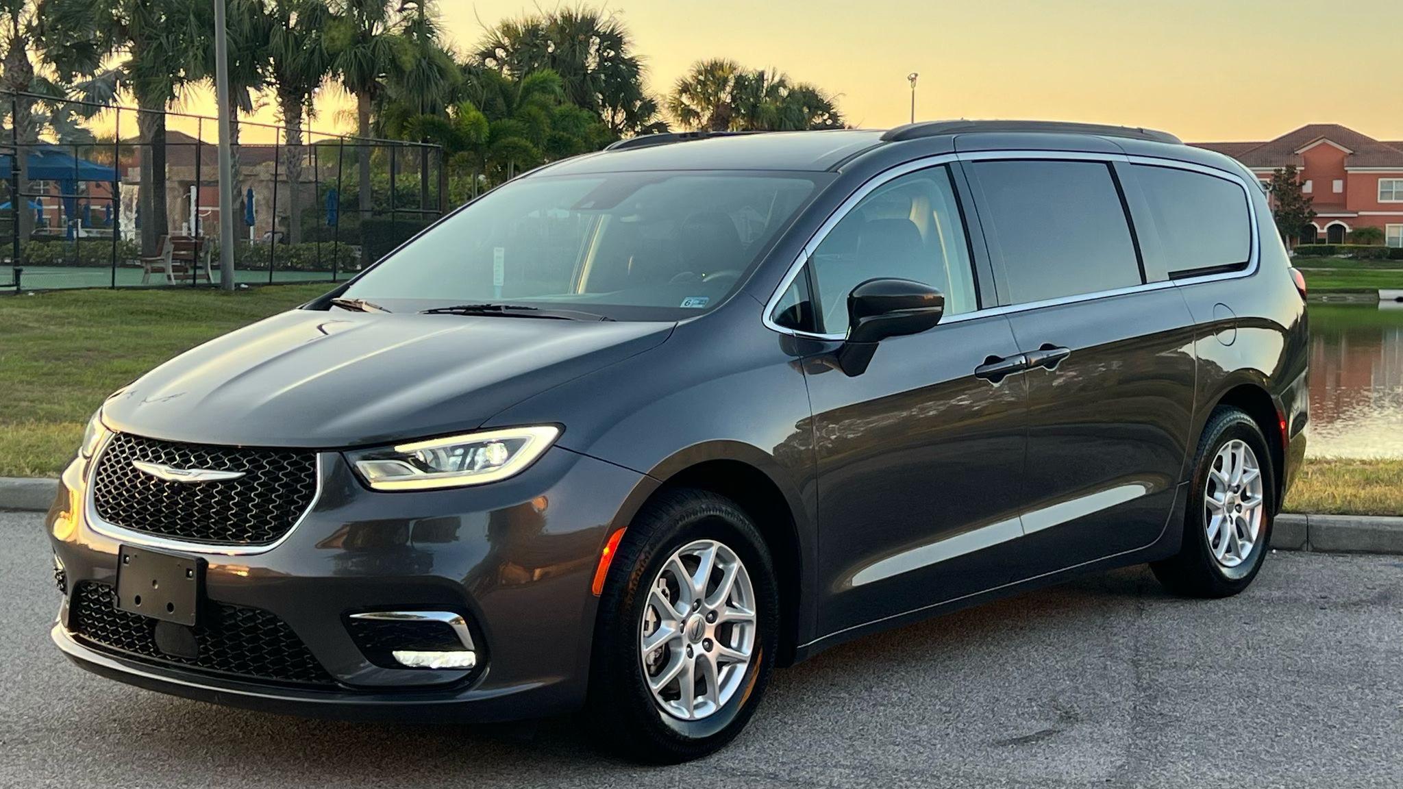 Chrysler Pacifica 2022 in 